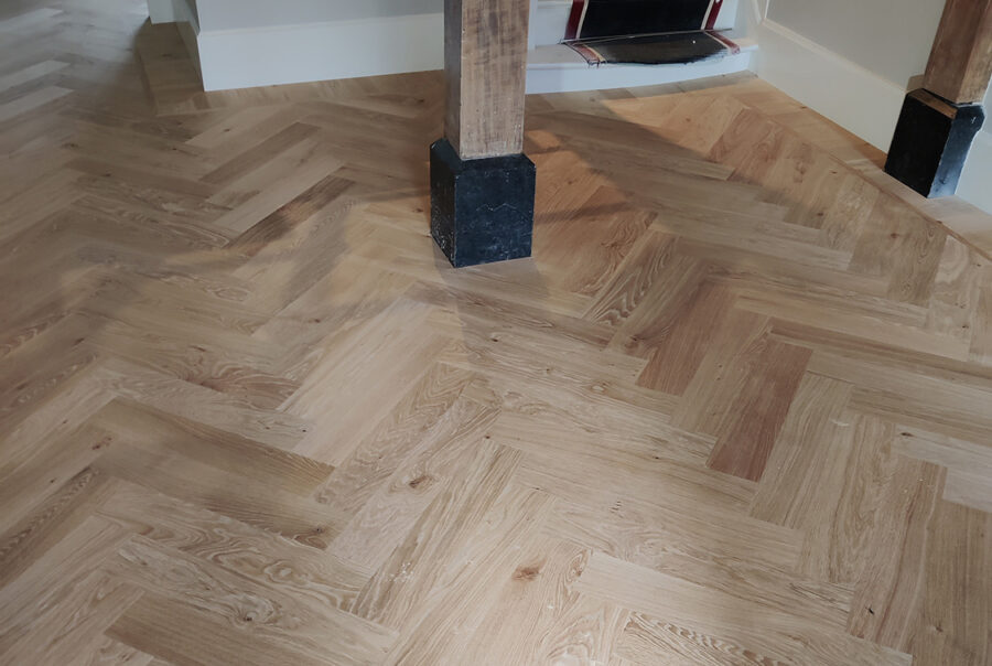 Visgraat vloer maatwerk door SB Houtwerk